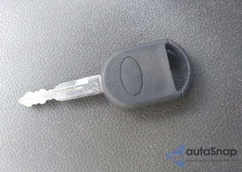 2008 Ford Focus Se/Ses z USA, uszkodzony, nr VIN 1FAHP35N48W104056